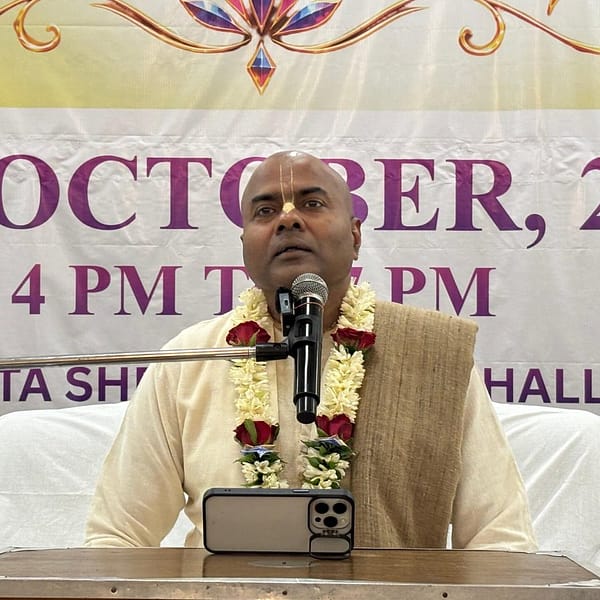हरे कृष्ण उत्सव में उमड़ी भक्तों की भीड़